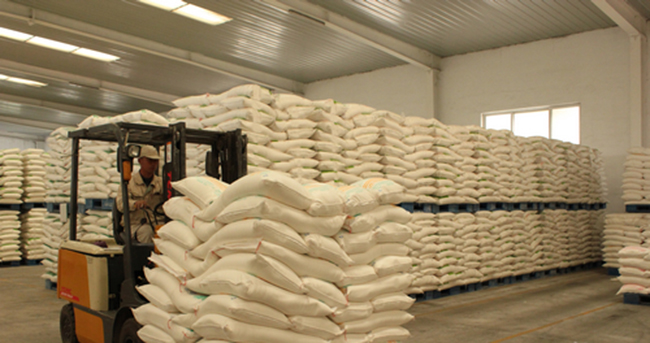 樂(lè )仆全自動(dòng)碼垛機器人面粉行業(yè)解決方案